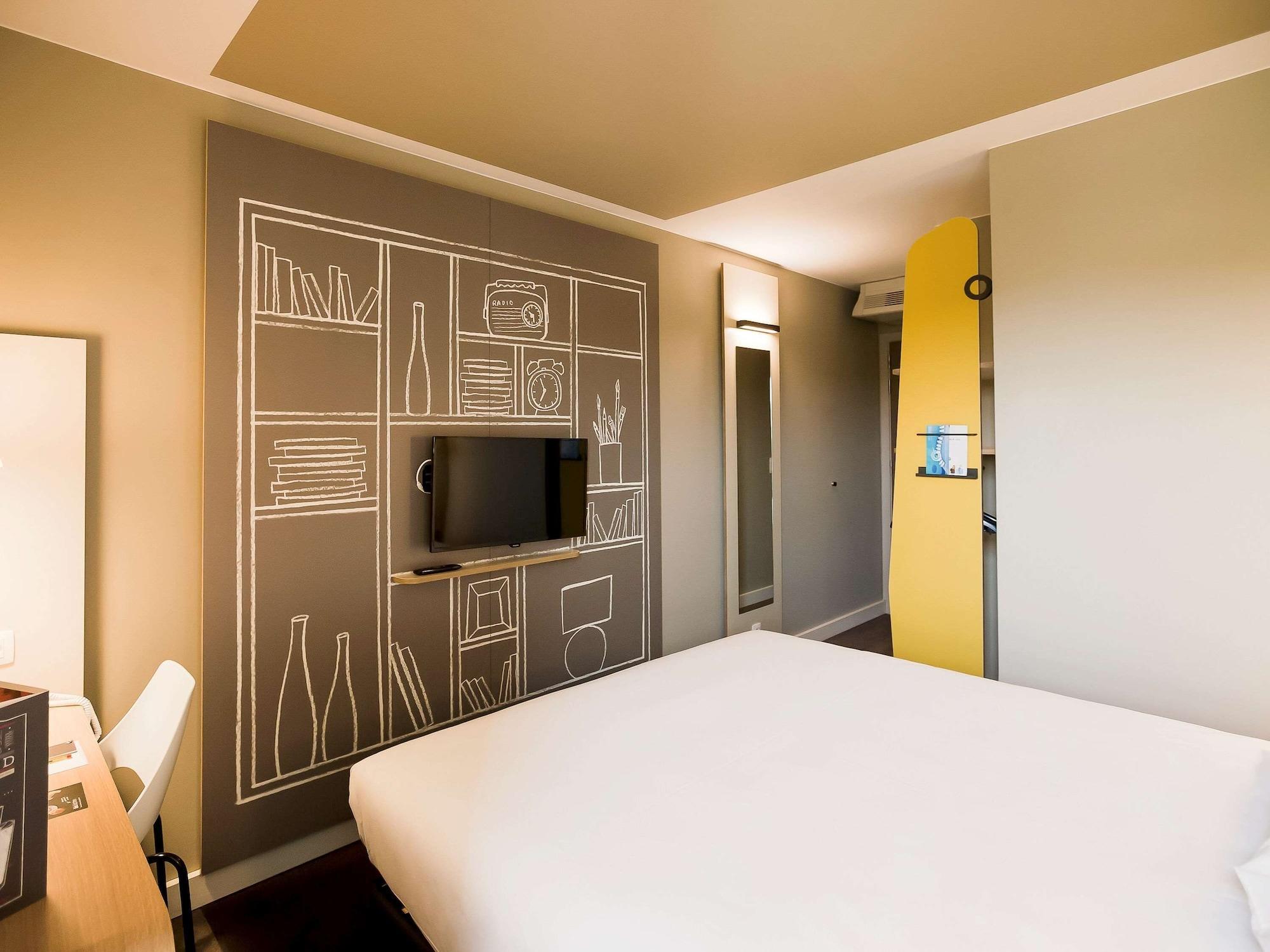 Отель Ibis Wavre Brussels East Экстерьер фото