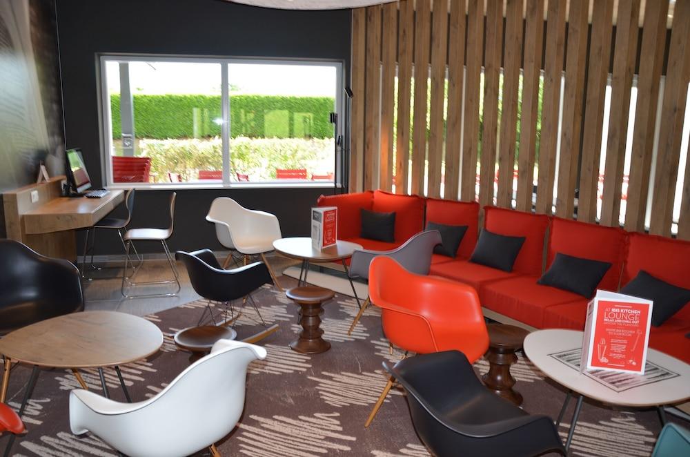 Отель Ibis Wavre Brussels East Экстерьер фото