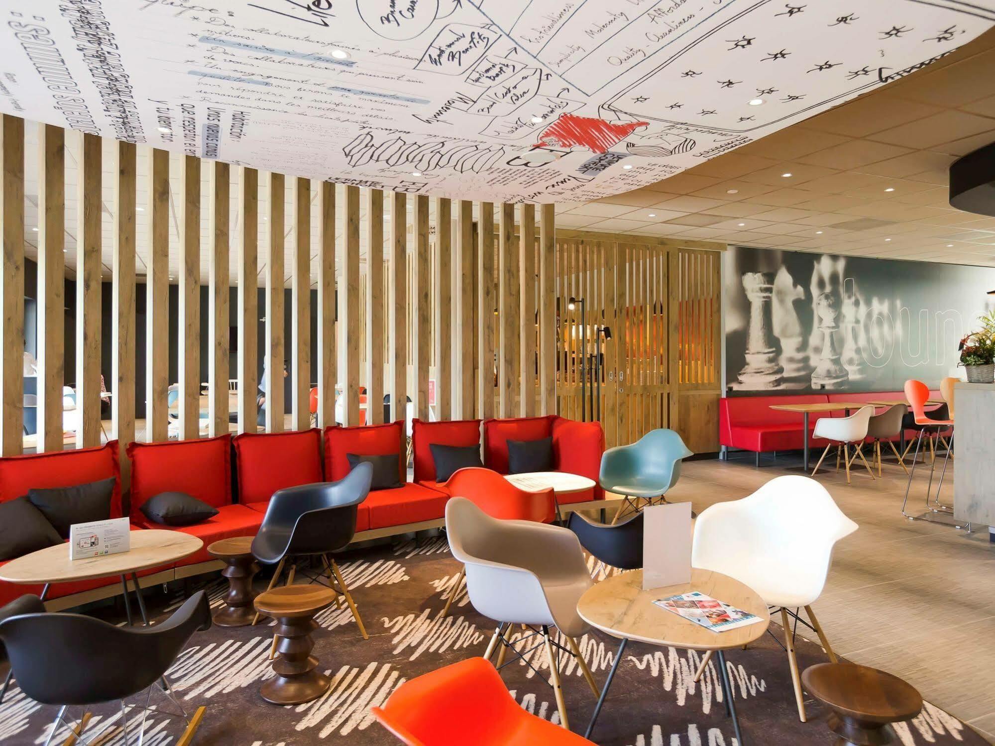Отель Ibis Wavre Brussels East Экстерьер фото