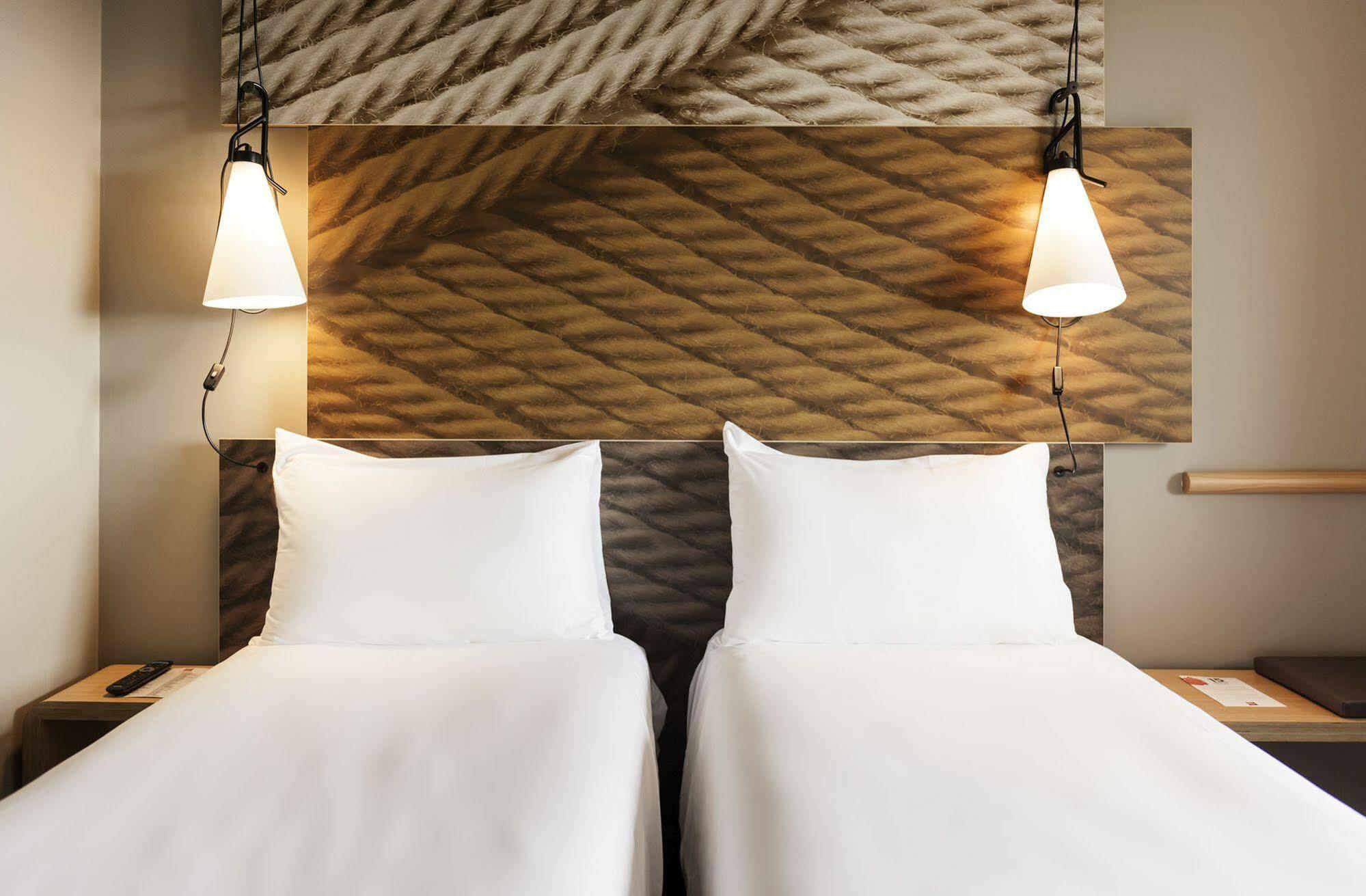 Отель Ibis Wavre Brussels East Экстерьер фото