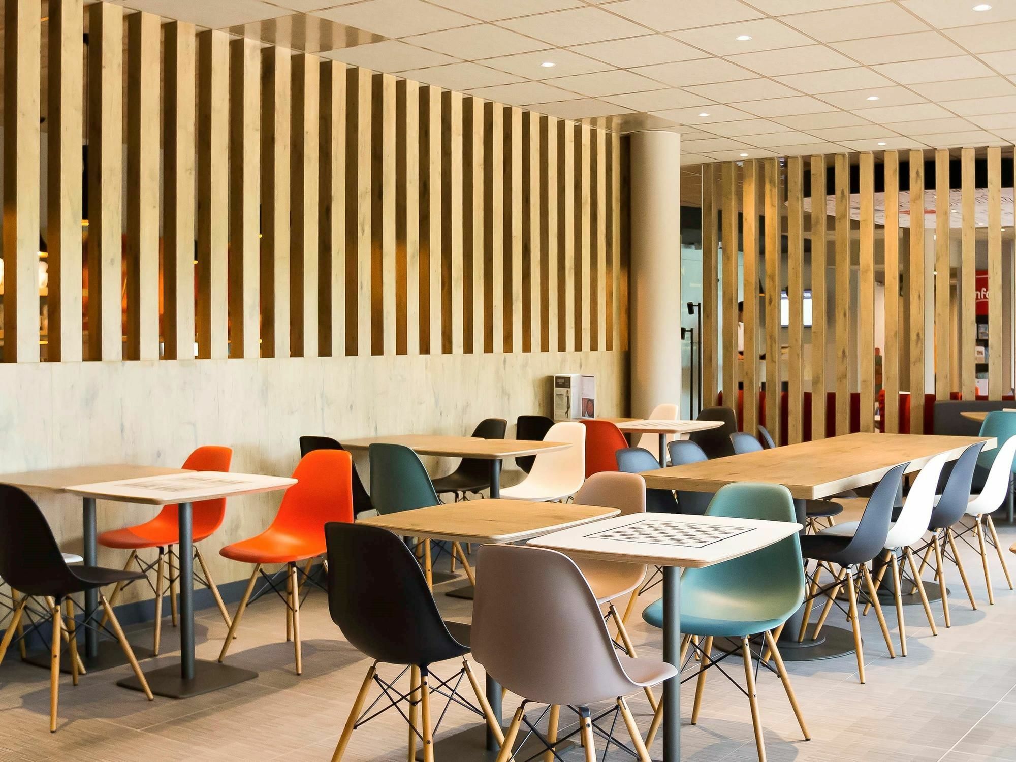Отель Ibis Wavre Brussels East Экстерьер фото